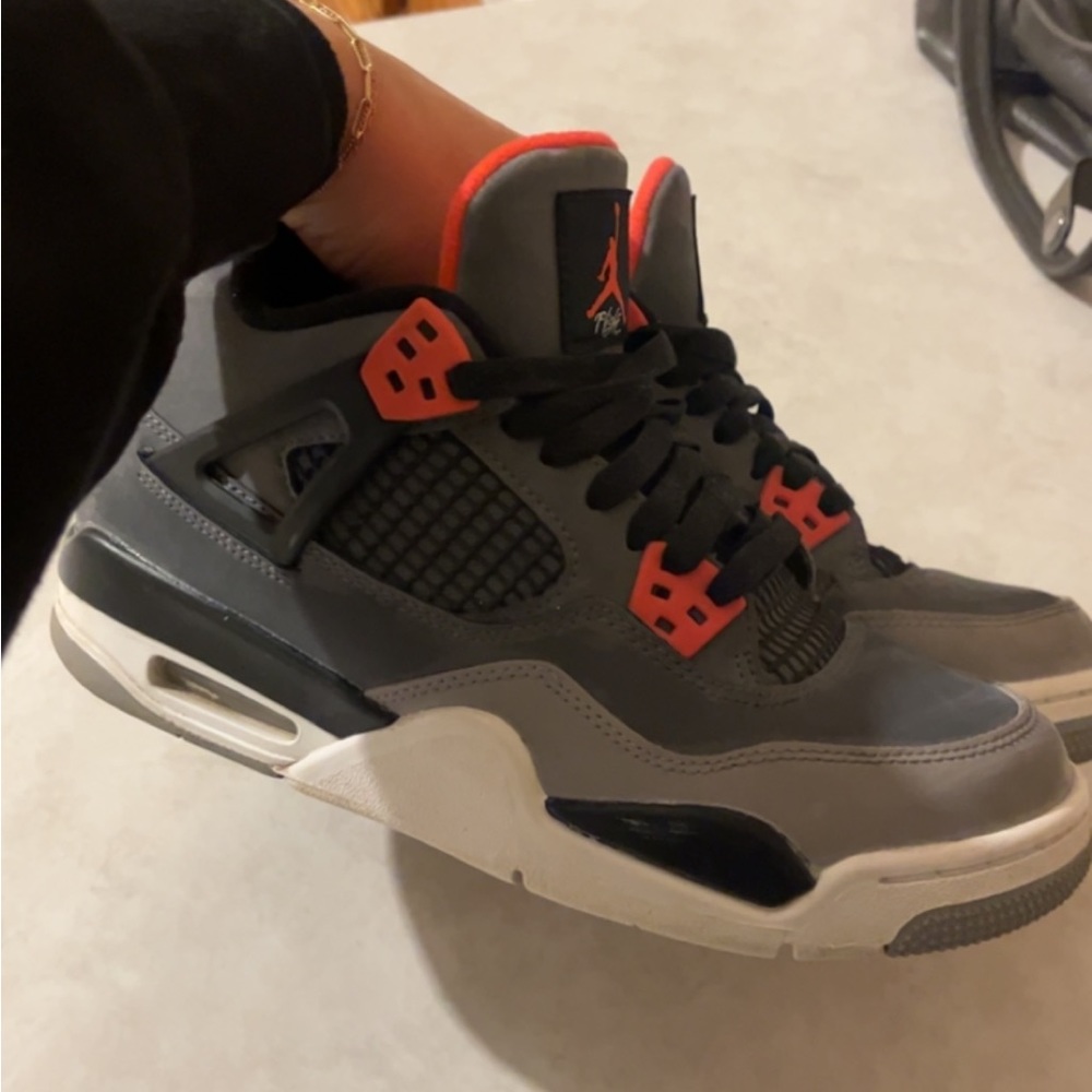 Air Jordan 4 Retro GS ‘infrared’